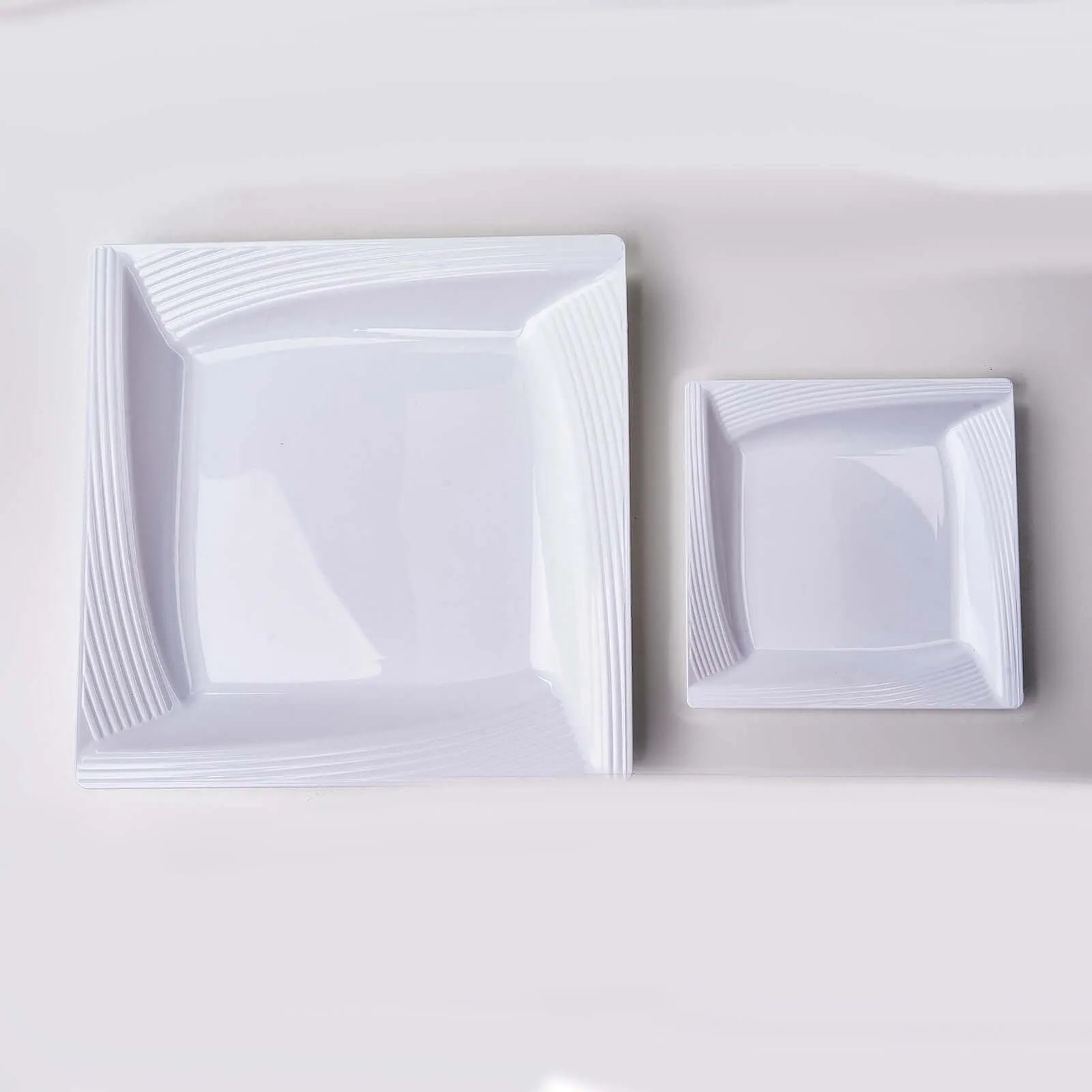 10 Pack White 6" Square Geometric Ridge Trim Plastic Salad Plates, Disposable Appetizer Plates