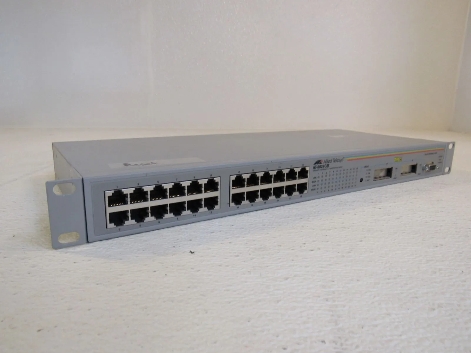 Allied Telesyn Fast Ethernet Switch 10Base-T 100Base-TX AT-8024GB -- Used