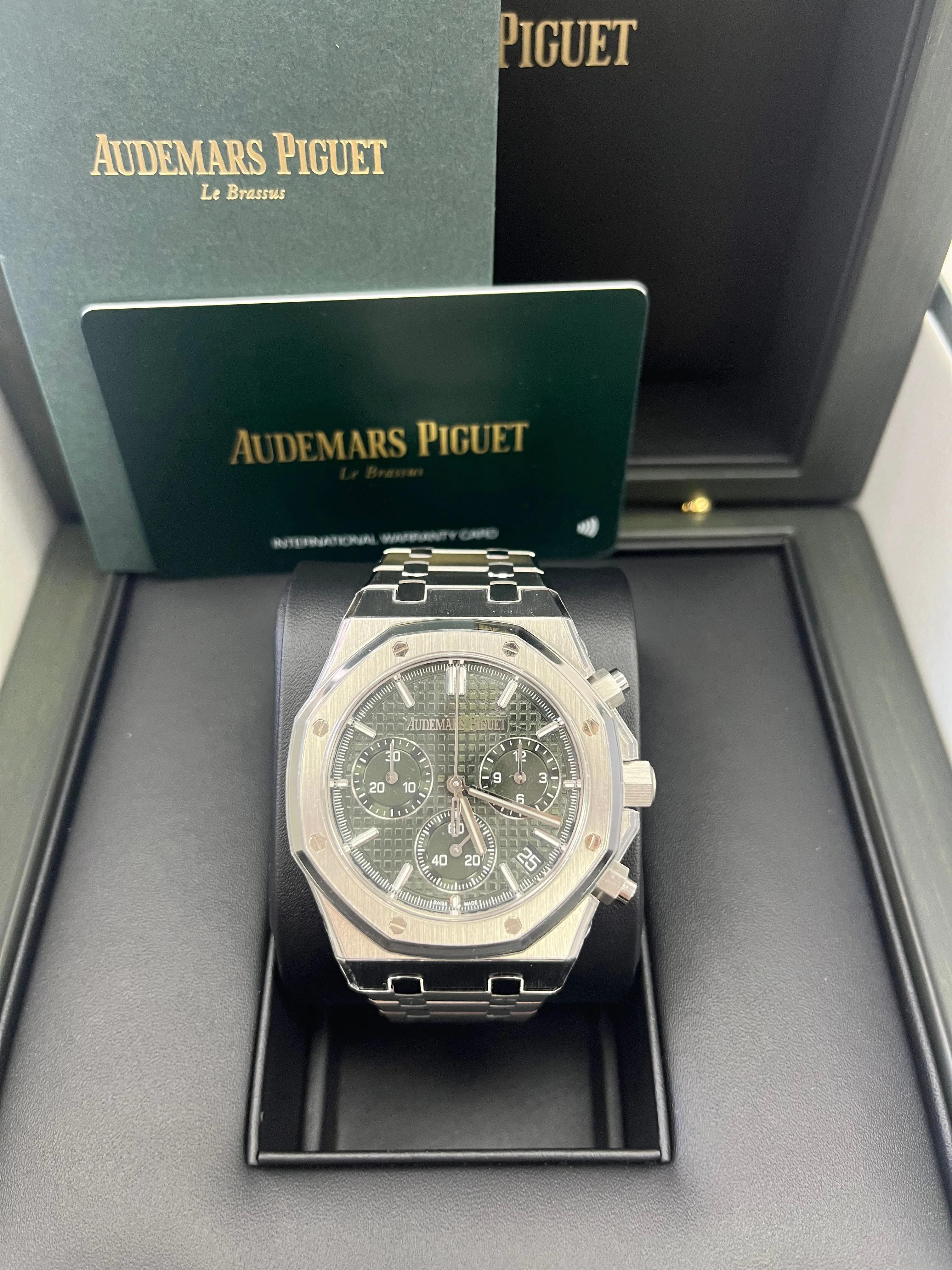 Audemars Piguet ROYAL OAK SELFWINDING CHRONOGRAPH “50TH ANNIVERSARY” STEEL BRACELET GREEN DIAL (Ref # 26240ST.OO.1320ST.04)