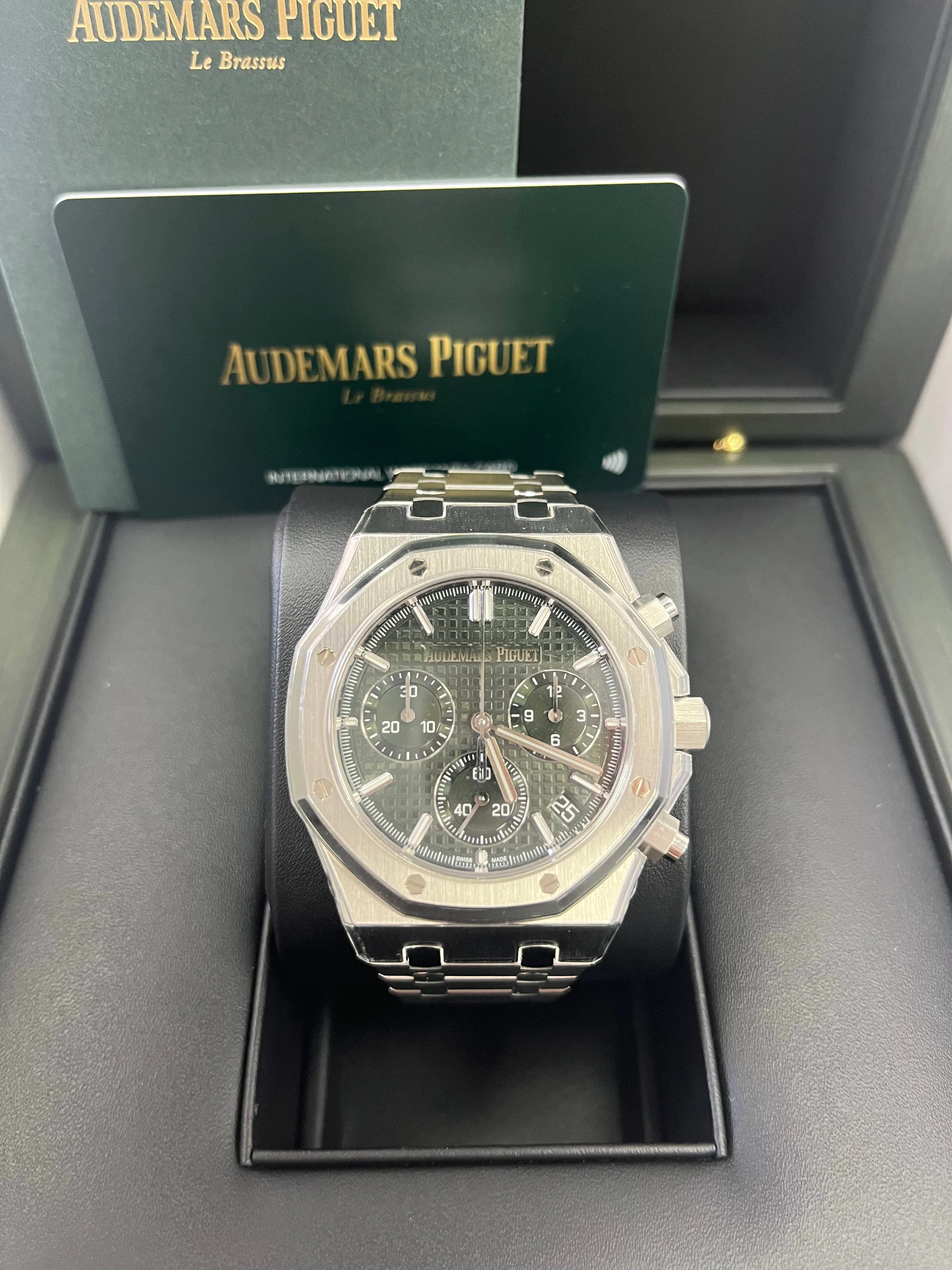 Audemars Piguet ROYAL OAK SELFWINDING CHRONOGRAPH “50TH ANNIVERSARY” STEEL BRACELET GREEN DIAL (Ref # 26240ST.OO.1320ST.04)