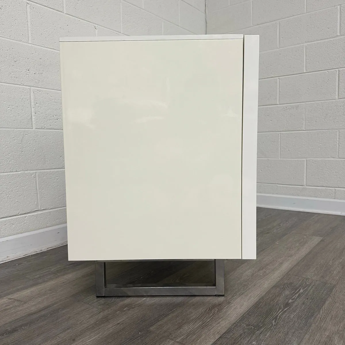 Calligaris White Lacquer Cabinet