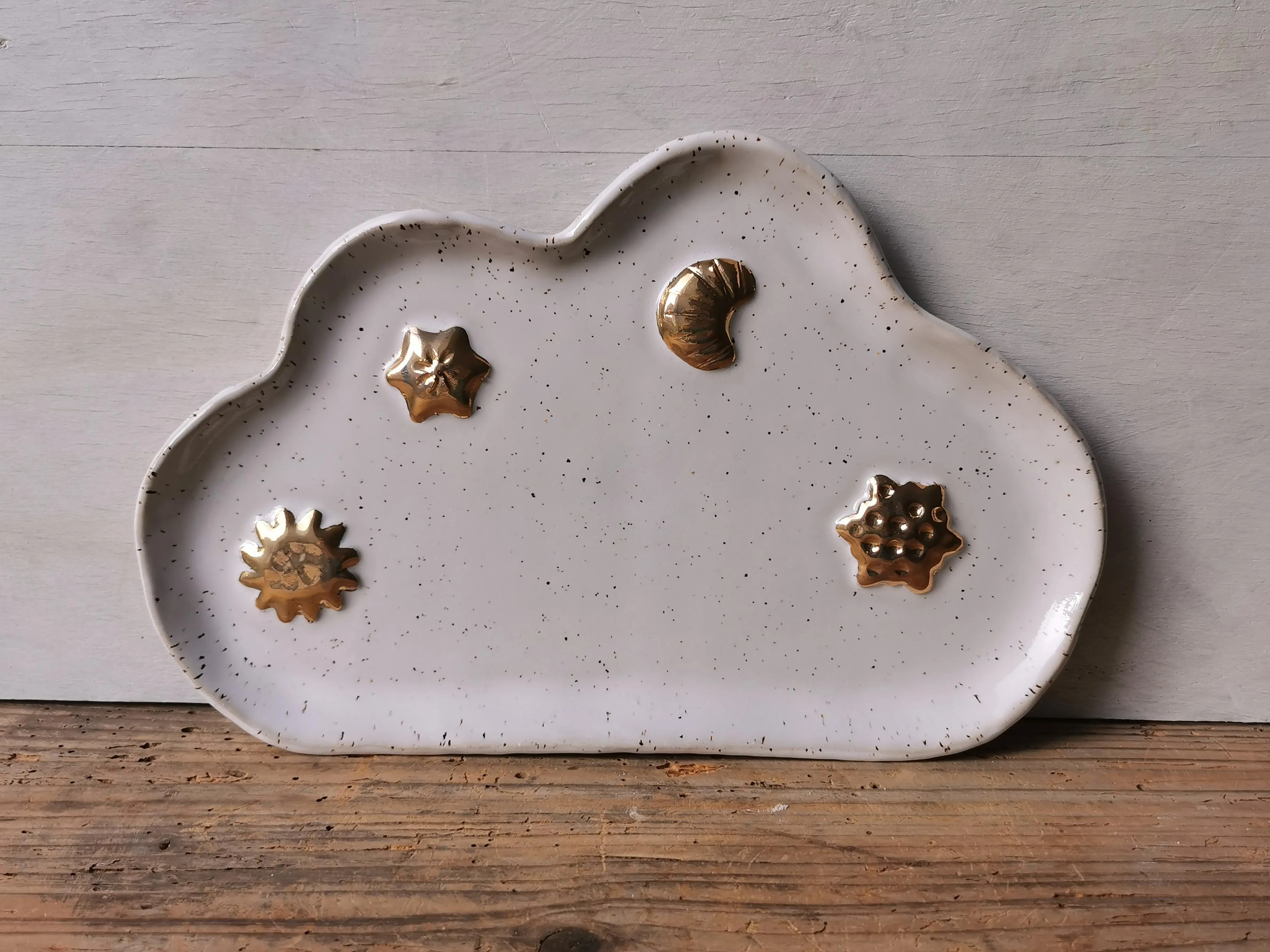 Cloud serving platter