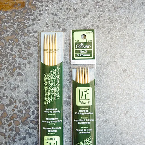 Clover Bamboo Knitting Needles - No. 3 DPN