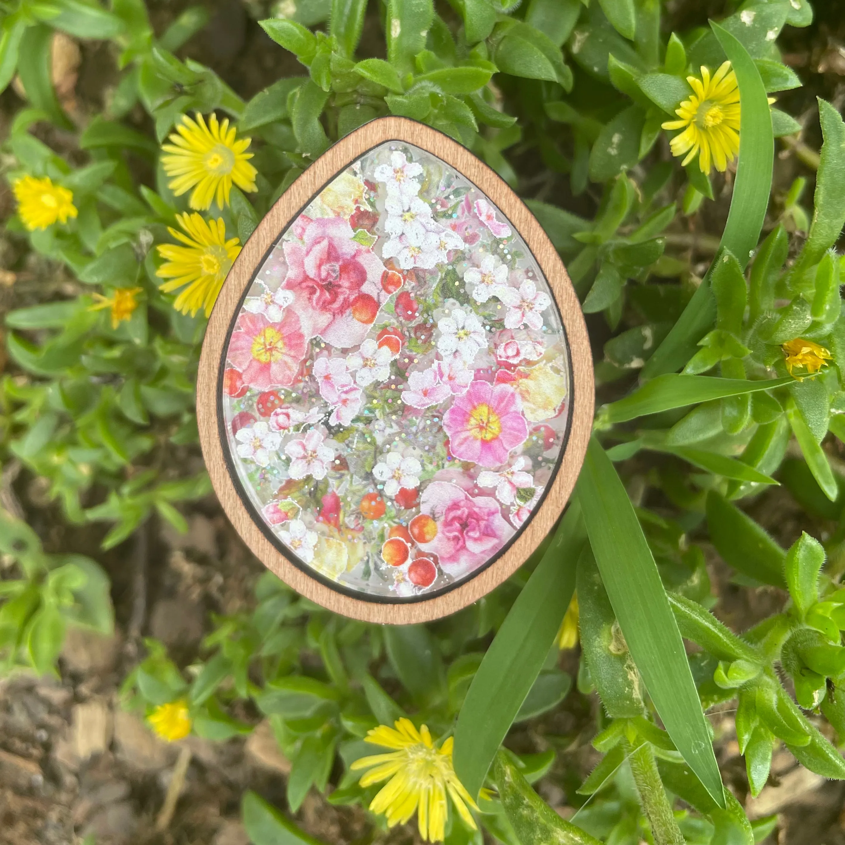 Floral egg shadow box - Brooch