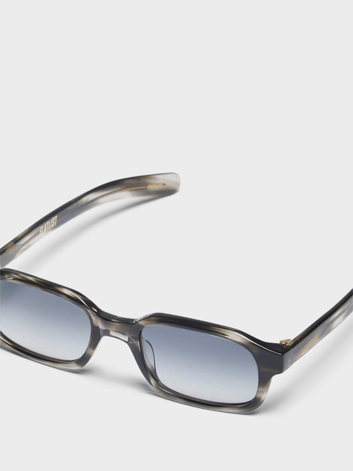 Hanky Sunglasses in Grey Havana and Smoke Gradient Lens