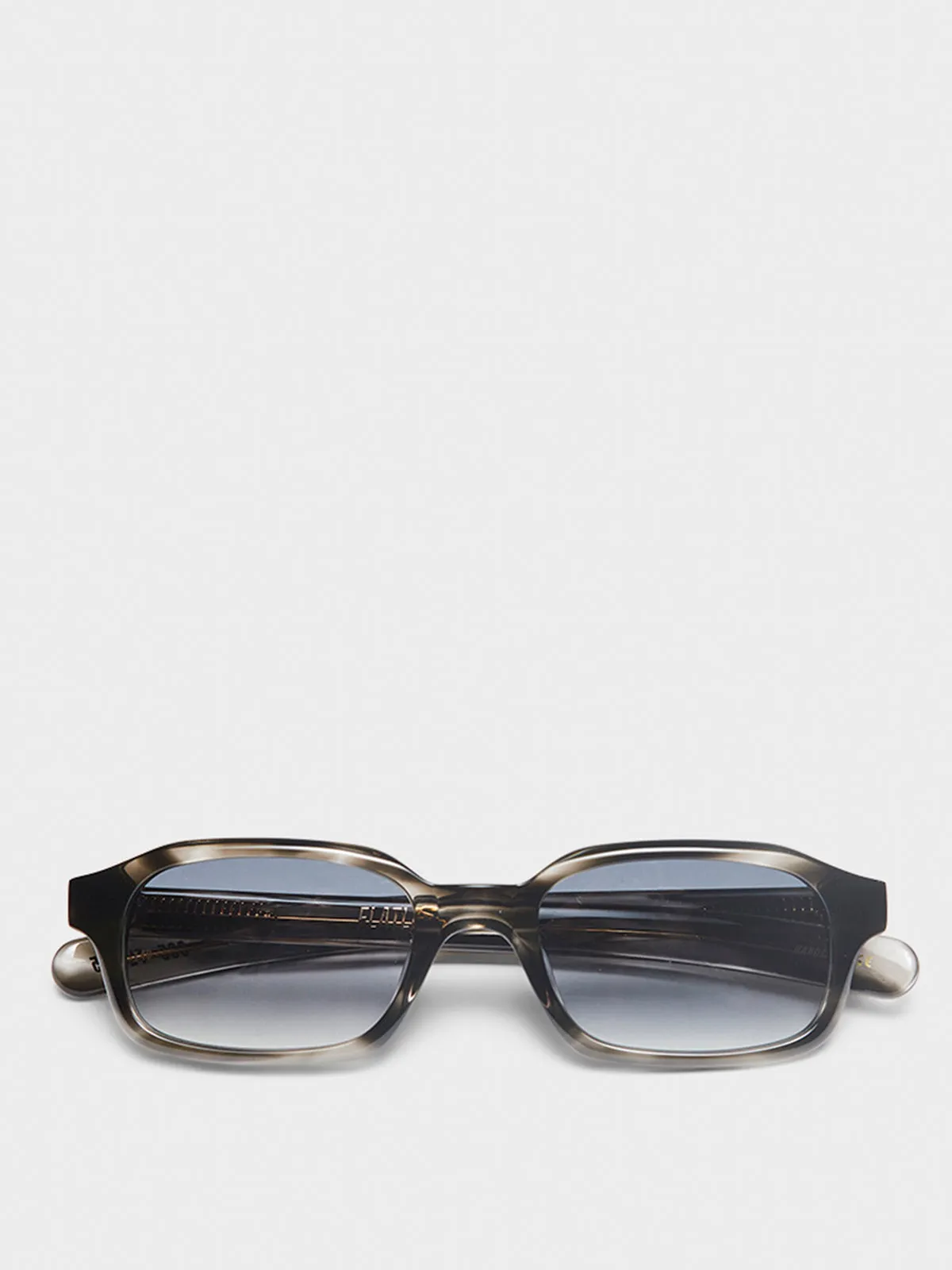 Hanky Sunglasses in Grey Havana and Smoke Gradient Lens