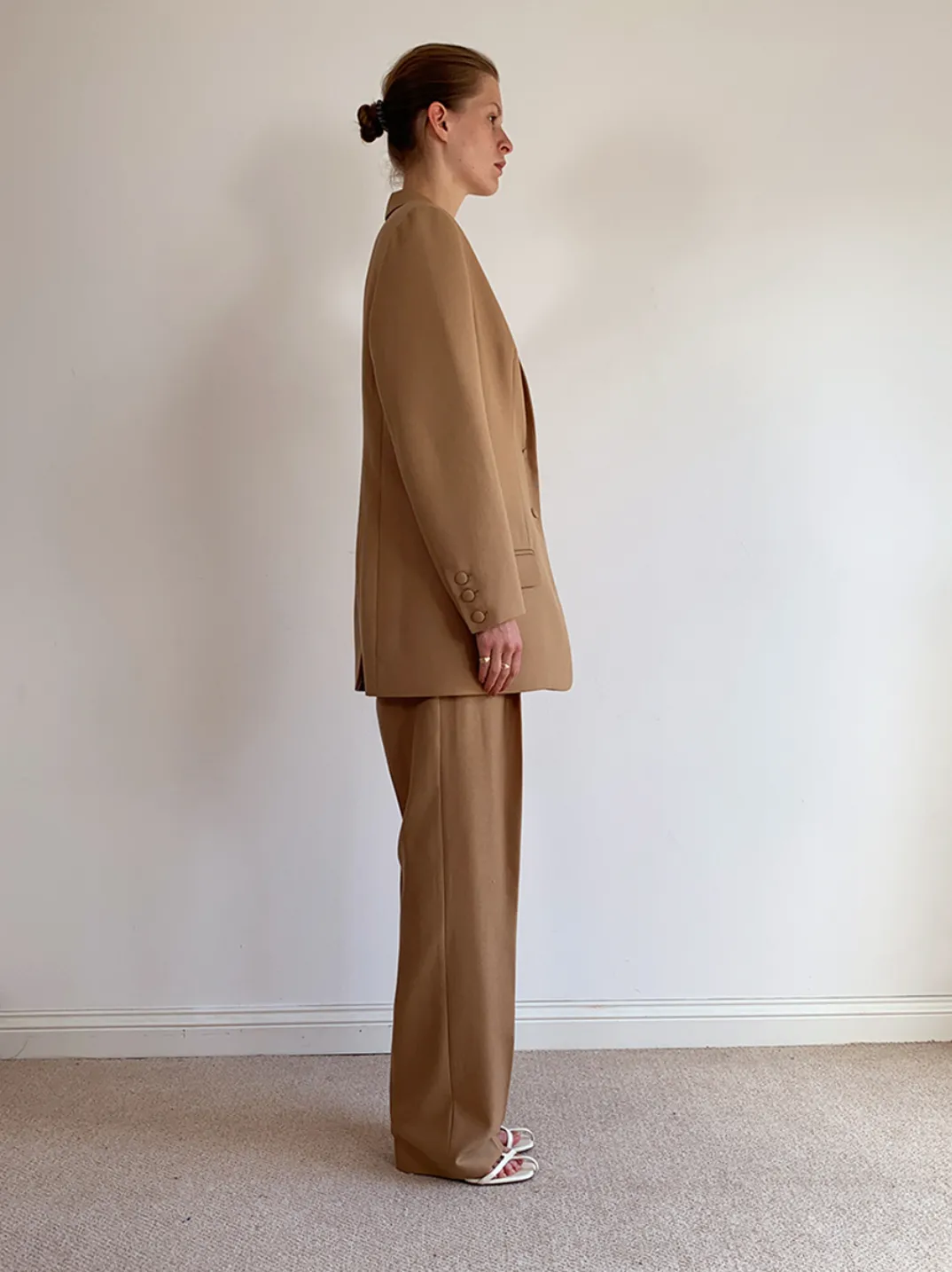 HIGH-WAISTED TROUSER "RIVER TAWNY" IN CAMEL