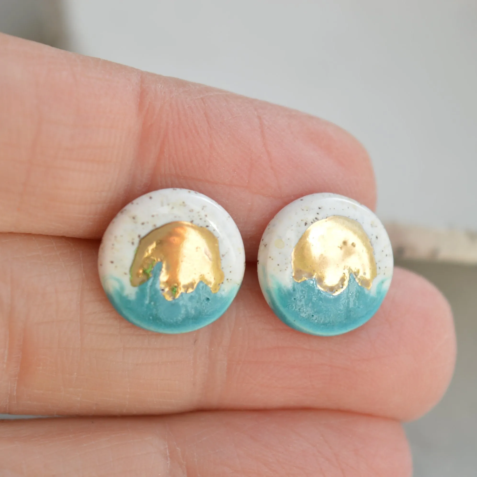 Stud earrings No. 43